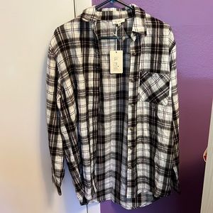 Wild Oak Boutique oversized flannel size small